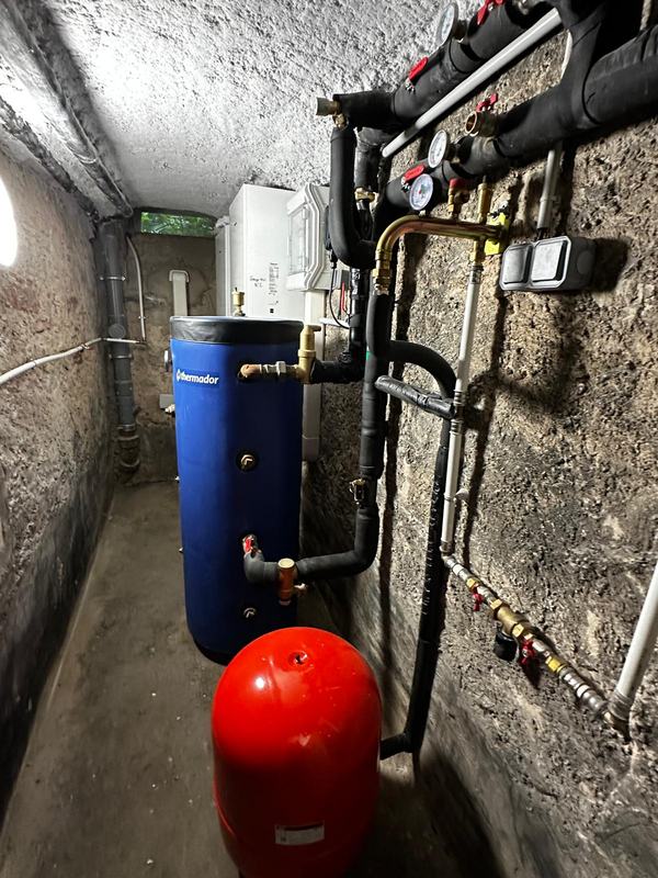 Chaufferie : ballon, vase d'expansion et réseau de distribution — immeuble de 5 logements, Strasbourg