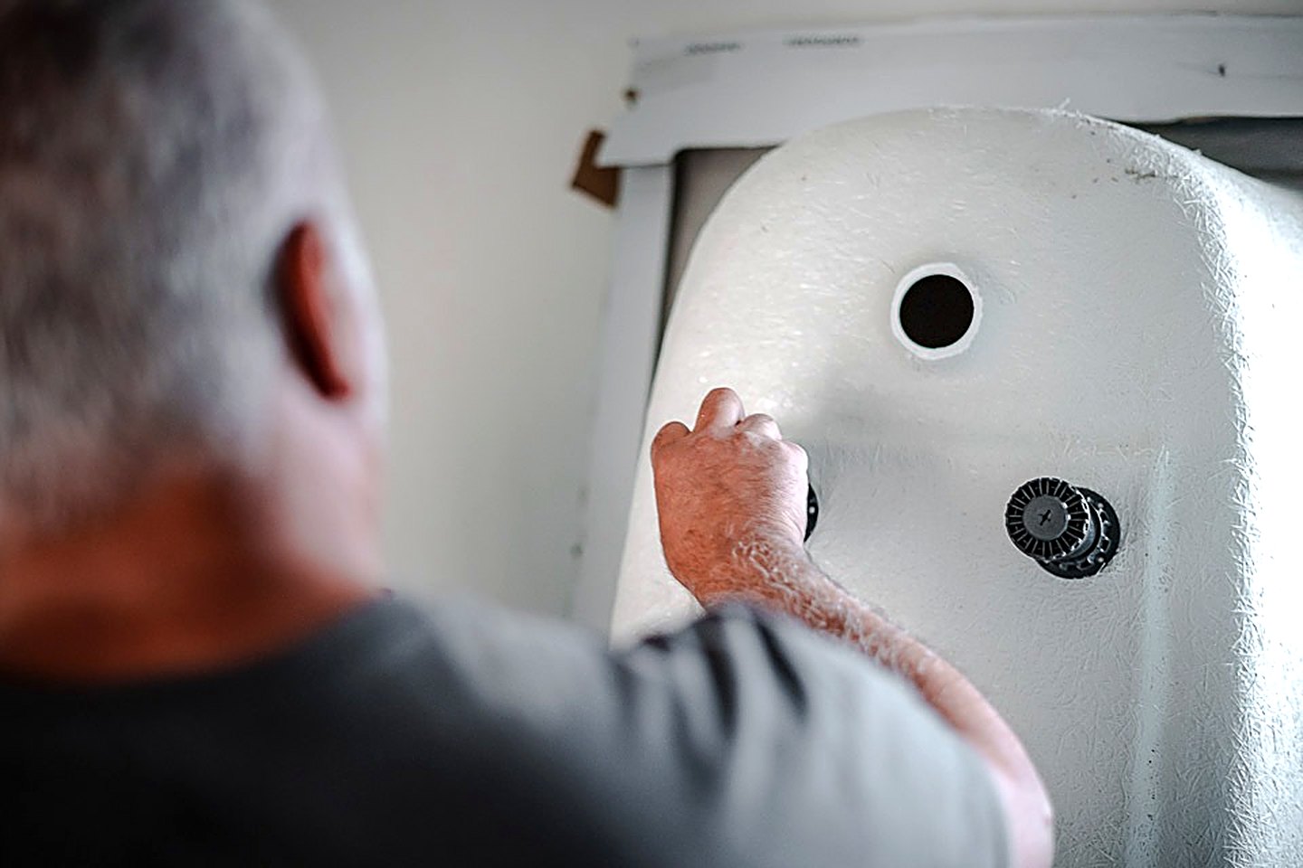 Rénovation de salle de bain clés en main réalisée par AIS Chauffage Sanitaire